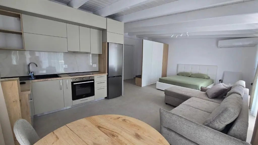 Apartamente me qera ne Golem